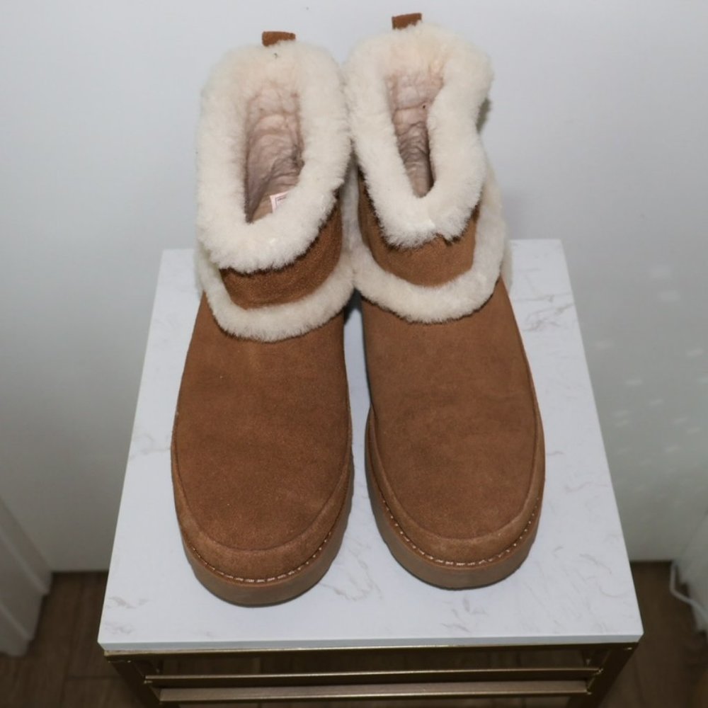 Ugg Mini Boot - Picture 7 of 9